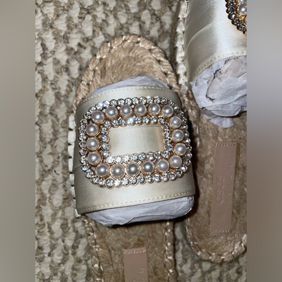 Pearl and rhinestone espadrilles - Picture 2 of 4